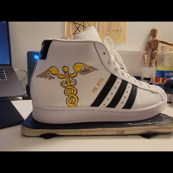 Customs - Picture 8 of 8